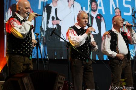 Ansambel bratov Poljanšek že 50 let navdihuje in zabava z nepozabnimi melodijami (32)
